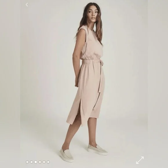 Elegant Beige Sleeveless Dress - Picture 2 of 9